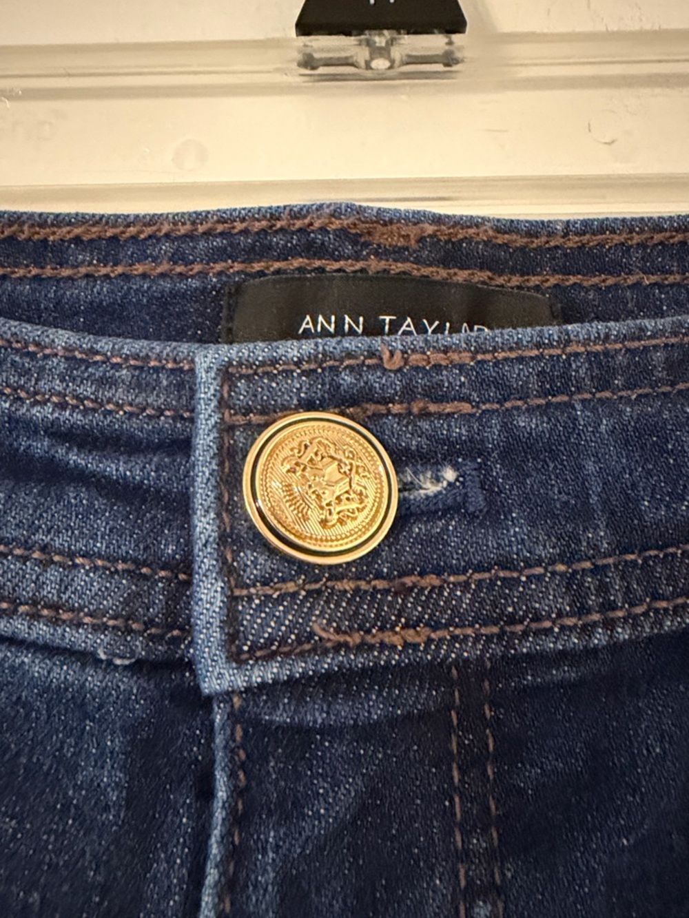 Ann Taylor Dark Blue Flare Jeans High Rise size 6 BNWOT inseam 31” waist 30” - Picture 2 of 8